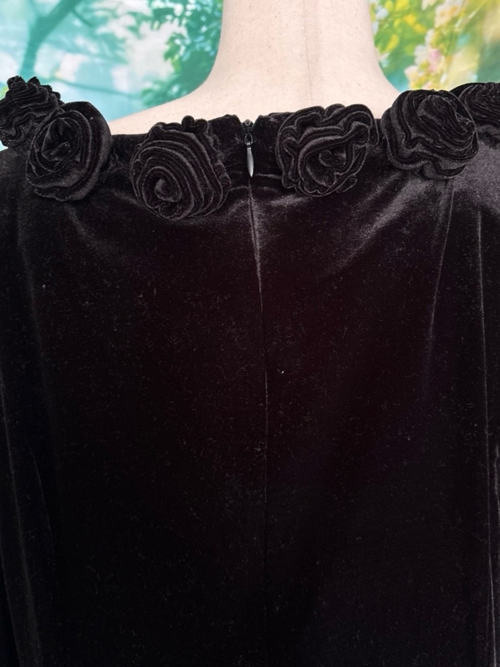 Midnight Velvet Black Velvet Rose-Trim Long Sleeve Sheath Dress - Picture 6 of 7